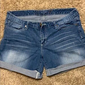 Women’s shorts size 14